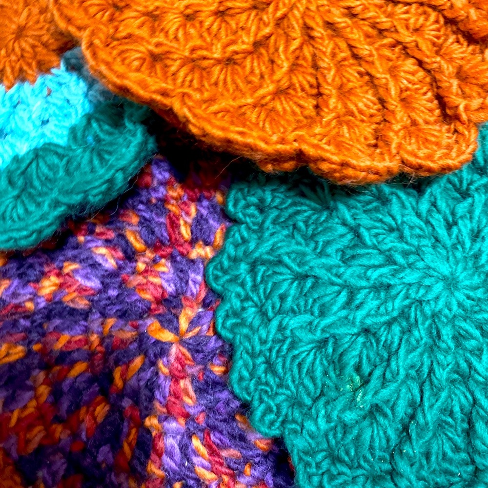 Under pits and pans TRIVETS